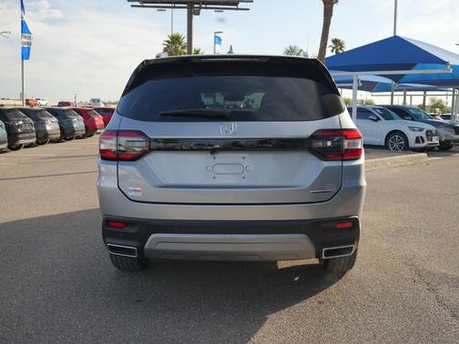 2023 Honda Pilot Touring 8-Passenger