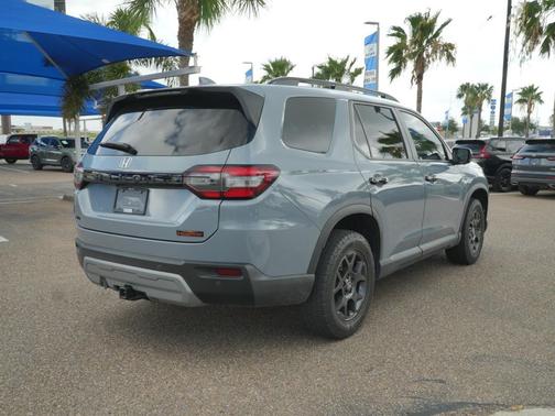 Sonic Gray Pearl 2024 Honda Pilot TrailSport