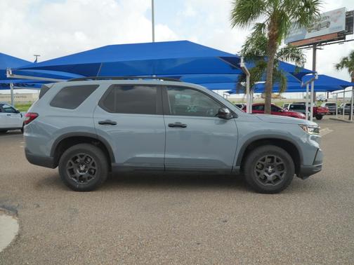 Sonic Gray Pearl 2024 Honda Pilot TrailSport
