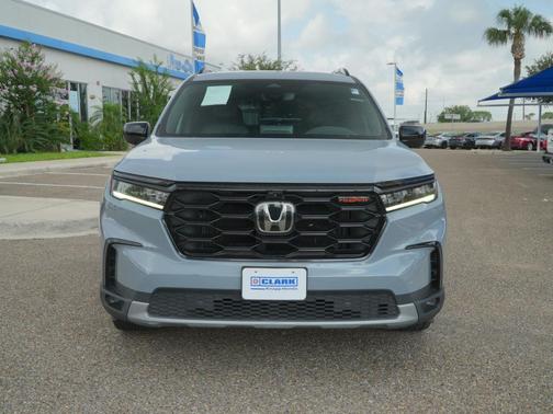 Sonic Gray Pearl 2024 Honda Pilot TrailSport