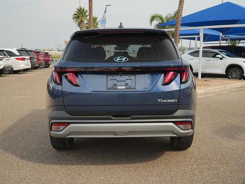 2025 Hyundai TUCSON SE