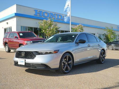 Solar Silver Metallic 2026 Honda Accord SE