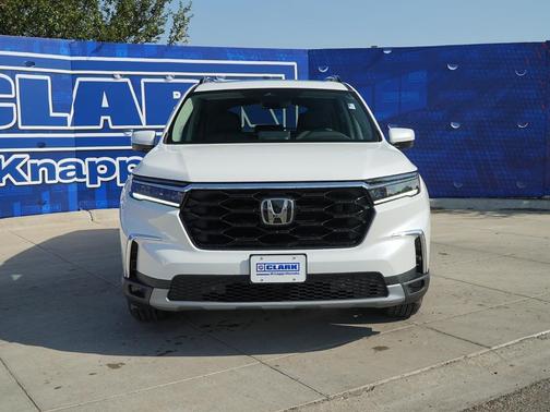2025 Honda Pilot Touring 8-Passenger