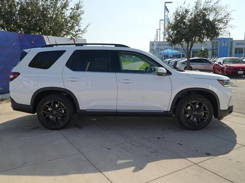 2025 Honda Pilot Touring 8-Passenger