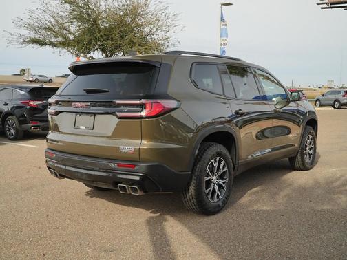 2024 GMC Acadia AWD AT4