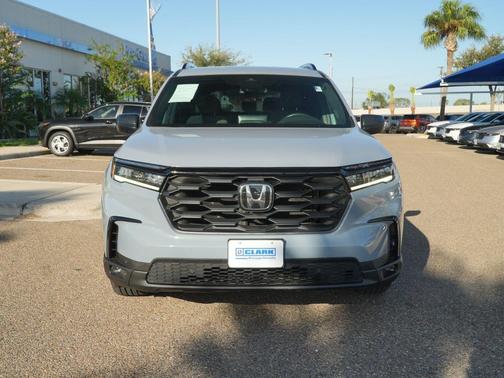 Sonic Gray Pearl 2025 Honda Pilot Sport