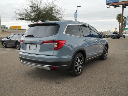 2022 Honda Pilot Touring 8-Passenger
