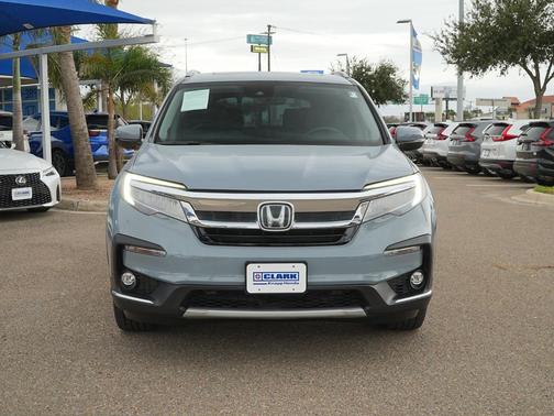2022 Honda Pilot Touring 8-Passenger