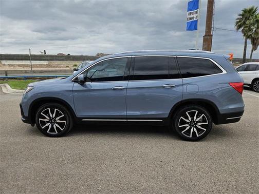 2022 Honda Pilot Touring 8-Passenger