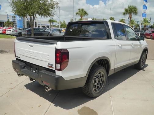 Platinum White Pearl 2026 Honda Ridgeline TrailSport+