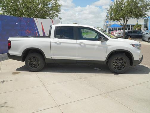Platinum White Pearl 2026 Honda Ridgeline TrailSport+