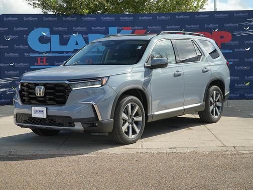 2025 Honda Pilot Touring 8-Passenger