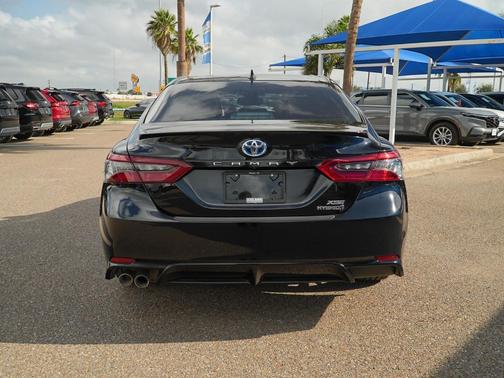 2024 Toyota Camry Hybrid SE