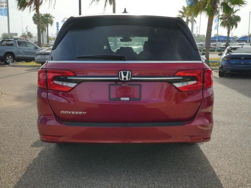Radiant Red Metallic II 2024 Honda Odyssey EX-L