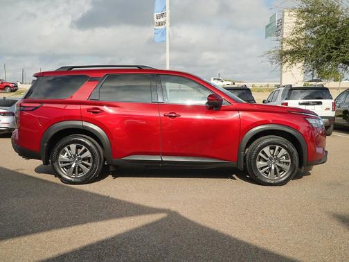 2022 Nissan Pathfinder SV 2WD