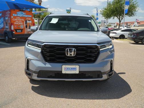 2025 Honda Pilot Touring 8-Passenger