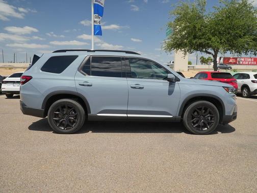 2025 Honda Pilot Touring 8-Passenger