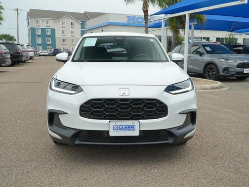 Platinum White Pearl 2023 Honda HR-V LX