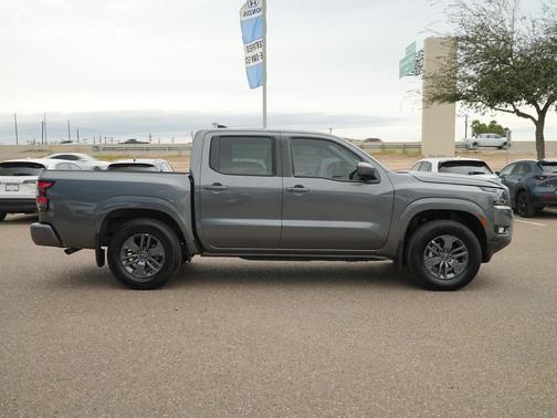 2025 Nissan Frontier SV