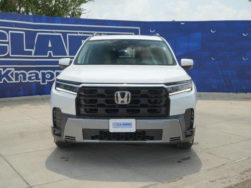 Platinum White Pearl 2026 Honda Pilot Touring 8-Passenger