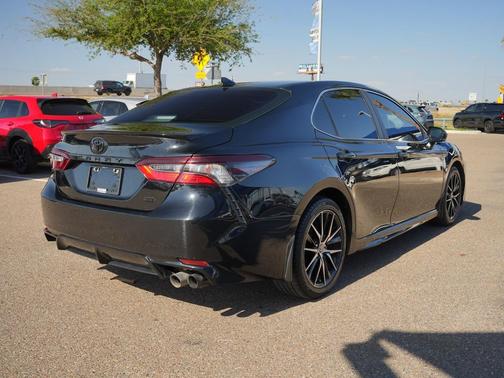 2022 Toyota Camry SE