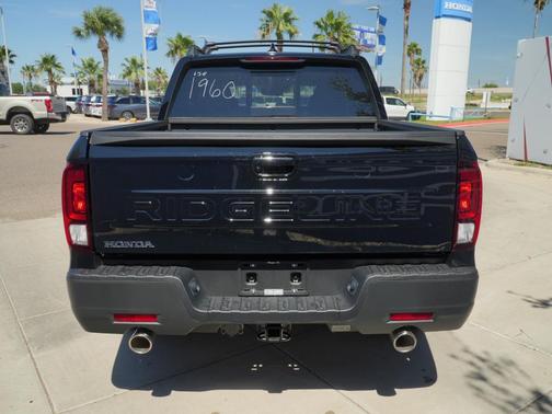Crystal Black Pearl 2026 Honda Ridgeline RTL