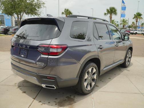 Modern Steel Metallic 2026 Honda Pilot Elite