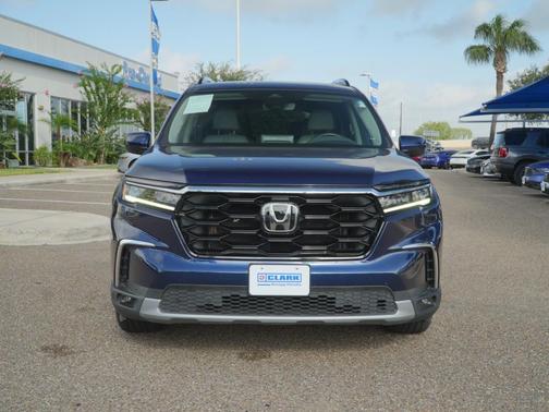 Obsidian Blue Pearl 2024 Honda Pilot Touring 8-Passenger