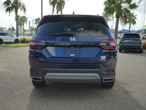 Obsidian Blue Pearl 2024 Honda Pilot Touring 8-Passenger