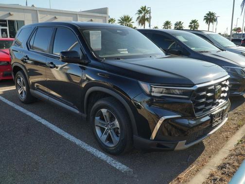 Crystal Black Pearl 2024 Honda Pilot EX-L 7 Passenger