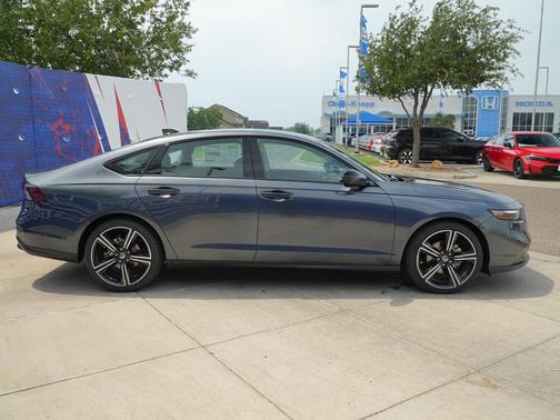 Meteorite Gray Metallic 2026 Honda Accord SE
