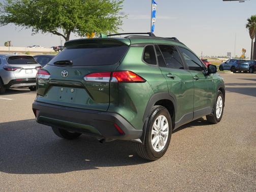 2024 Toyota Corolla Cross LE