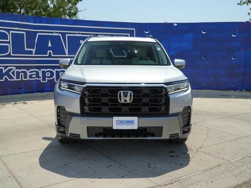 Solar Silver Metallic 2026 Honda Pilot Touring 8-Passenger