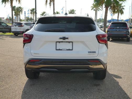 Summit White 2025 Chevrolet Trax FWD ACTIV