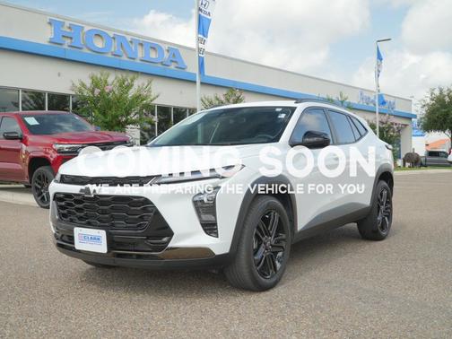 Summit White 2025 Chevrolet Trax FWD ACTIV