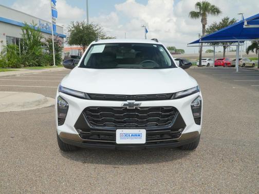 Summit White 2025 Chevrolet Trax FWD ACTIV