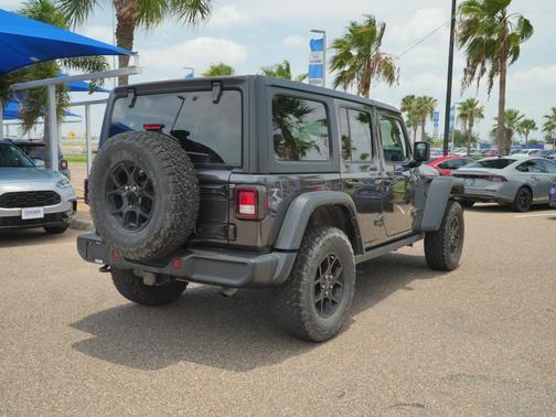 Granite Crystal Metallic Clearcoat 2024 Jeep Wrangler Willys
