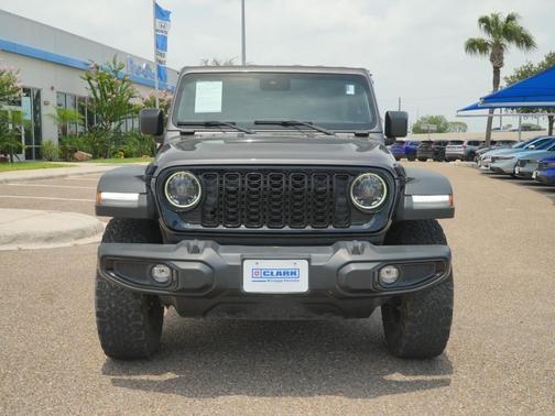 Granite Crystal Metallic Clearcoat 2024 Jeep Wrangler Willys