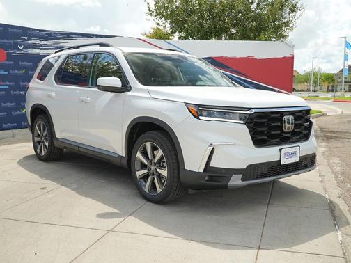 2025 Honda Pilot Touring 8-Passenger