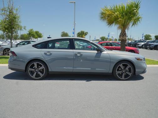 Urban Gray Pearl 2026 Honda Accord SE