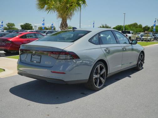 Urban Gray Pearl 2026 Honda Accord SE