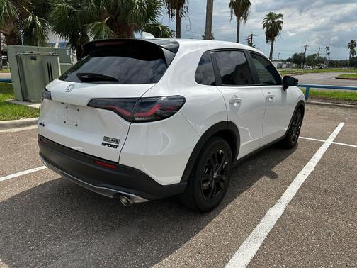 Platinum White Pearl 2026 Honda HR-V 2WD Sport