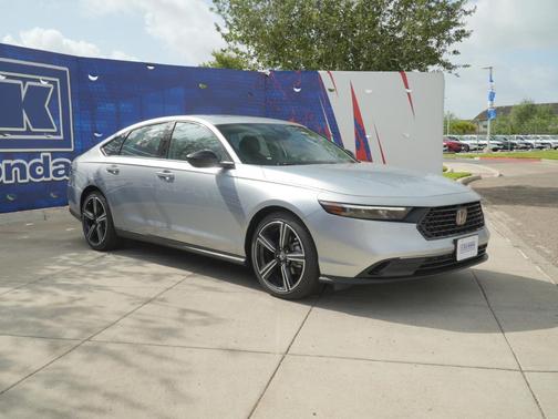 Solar Silver Metallic 2026 Honda Accord SE