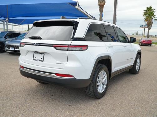 2024 Jeep Grand Cherokee Laredo