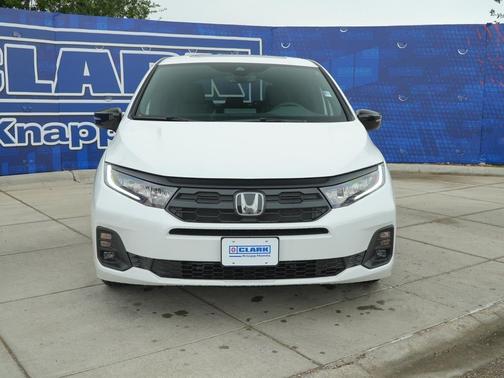 Platinum White Pearl 2026 Honda Odyssey Sport-L