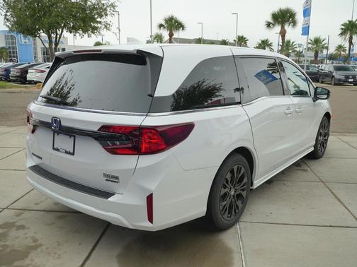 Platinum White Pearl 2026 Honda Odyssey Sport-L