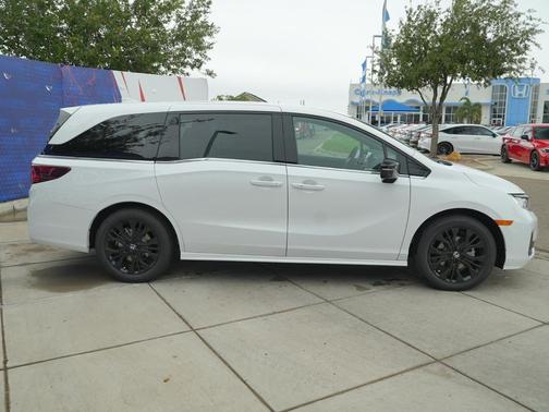 Platinum White Pearl 2026 Honda Odyssey Sport-L