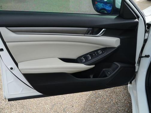 Platinum White Pearl 2020 Honda Accord LX 1.5T