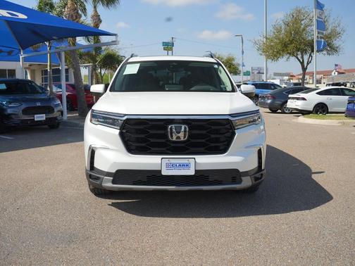Platinum White Pearl 2025 Honda Pilot Elite