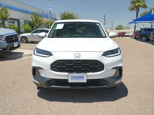 Platinum White Pearl 2024 Honda HR-V LX